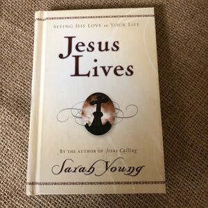 ✳️ 3 for 💲2️⃣4️⃣ ✳️
Jesus Lives, a hardback book by Sarah Young 🙏🏻✝️